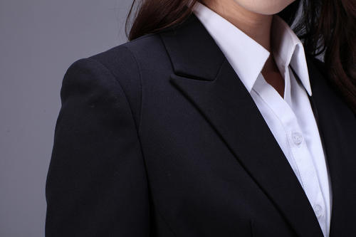 深圳企業(yè)在選擇工作服的時(shí)候應(yīng)該如何挑選                                                                                         
